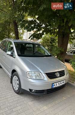 Минивэн Volkswagen Touran 2006 в Черновцах