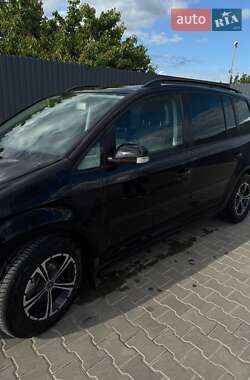 Мінівен Volkswagen Touran 2005 в Южноукраїнську