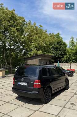 Минивэн Volkswagen Touran 2003 в 