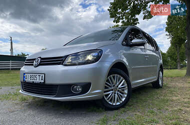 Минивэн Volkswagen Touran 2015 в 