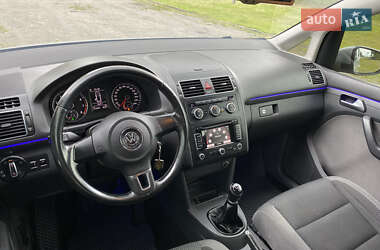 Минивэн Volkswagen Touran 2015 в 