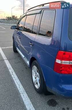 Минивэн Volkswagen Touran 2004 в 