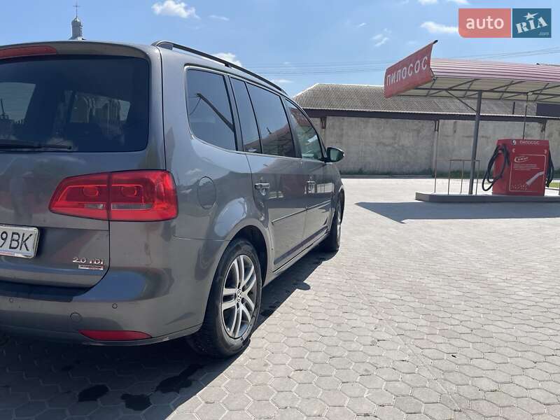 Минивэн Volkswagen Touran 2011 в Кременце