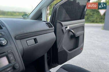 Минивэн Volkswagen Touran 2005 в 