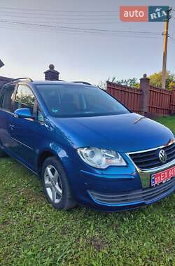 Мінівен Volkswagen Touran 2008 в Рівному