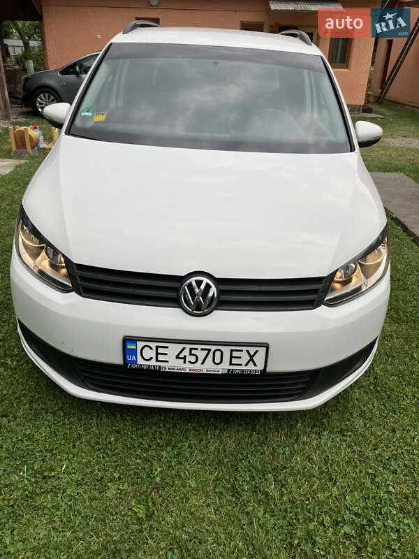 Минивэн Volkswagen Touran 2012 в 