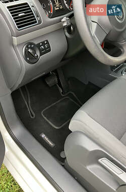Минивэн Volkswagen Touran 2012 в 