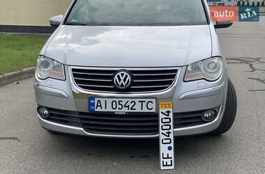 Минивэн Volkswagen Touran 2010 в Киеве