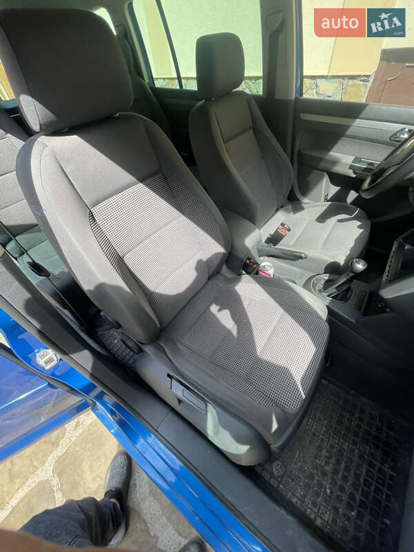 Минивэн Volkswagen Touran 2004 в Старом Самборе