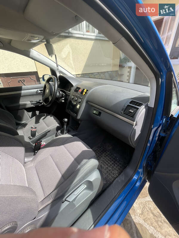 Минивэн Volkswagen Touran 2004 в Старом Самборе