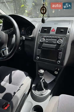 Минивэн Volkswagen Touran 2010 в 