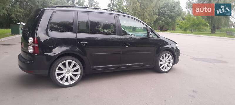 Мінівен Volkswagen Touran 2009 в Києві