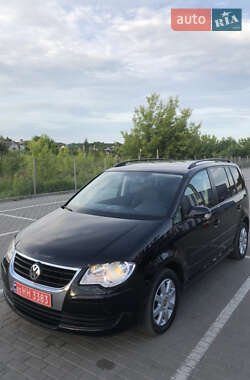 Мінівен Volkswagen Touran 2009 в Дубні
