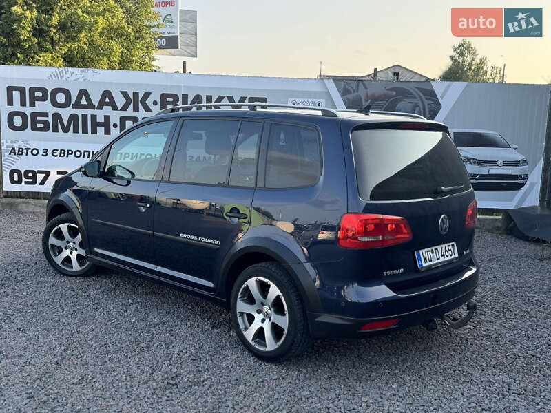 Минивэн Volkswagen Touran 2011 в Сарнах