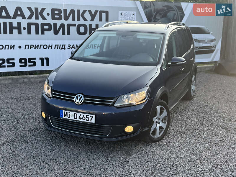 Минивэн Volkswagen Touran 2011 в Сарнах