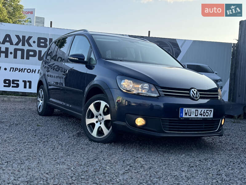 Минивэн Volkswagen Touran 2011 в Сарнах