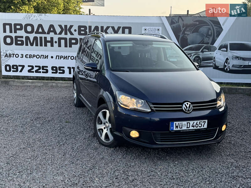 Минивэн Volkswagen Touran 2011 в Сарнах