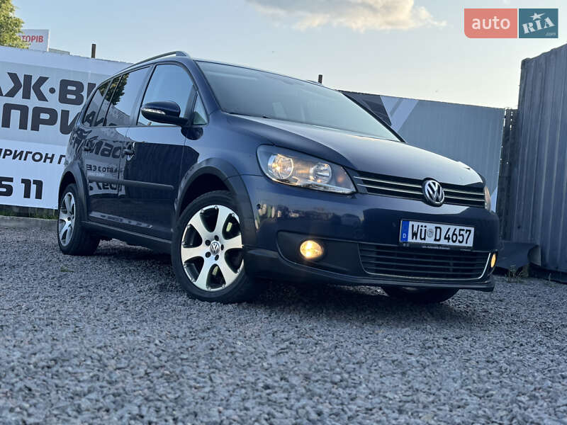Минивэн Volkswagen Touran 2011 в Сарнах