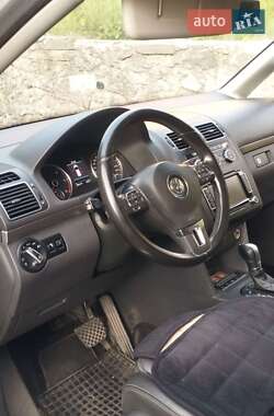 Минивэн Volkswagen Touran 2014 в 