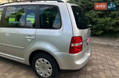Минивэн Volkswagen Touran 2006 в 