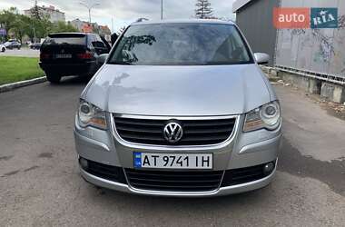 Мінівен Volkswagen Touran 2008 в Івано-Франківську