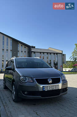 Мінівен Volkswagen Touran 2010 в Хотині