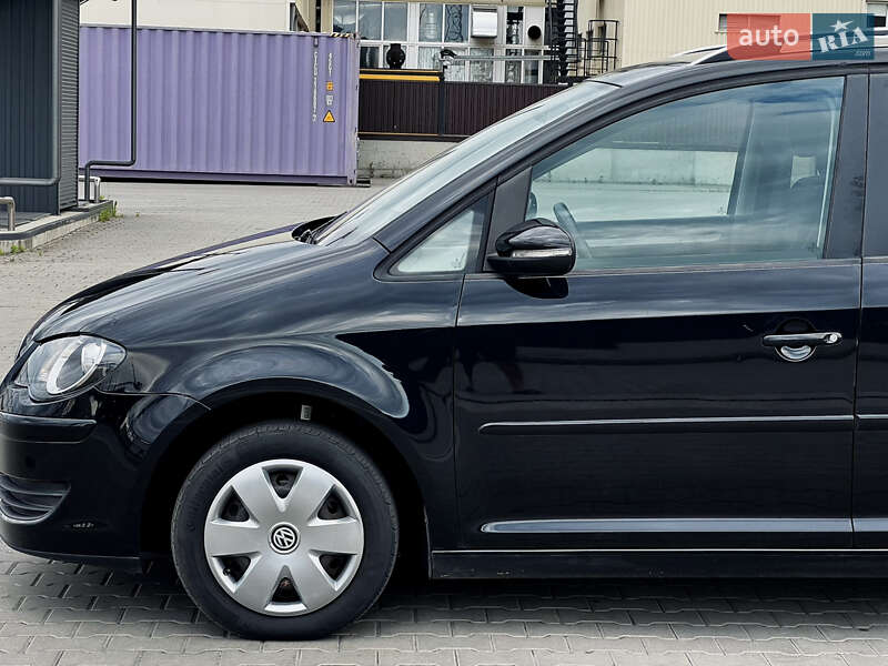 Мінівен Volkswagen Touran 2010 в Рожище