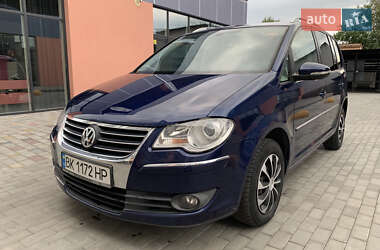 Мінівен Volkswagen Touran 2009 в Луцьку
