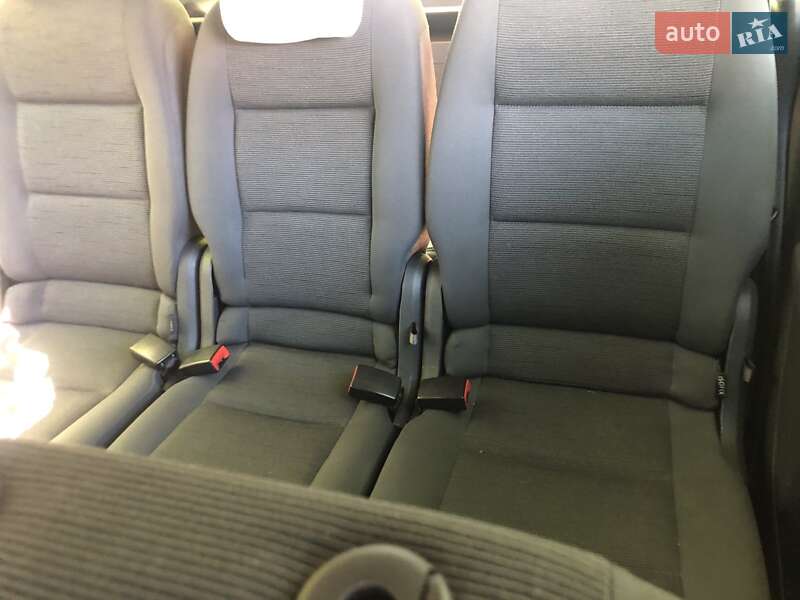 Минивэн Volkswagen Touran 2007 в Кельменцах