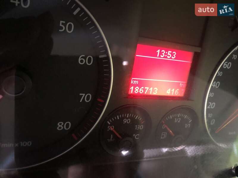 Минивэн Volkswagen Touran 2007 в Кельменцах