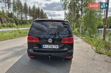 Мінівен Volkswagen Touran 2014 в 