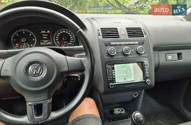 Мінівен Volkswagen Touran 2014 в 