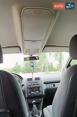 Мінівен Volkswagen Touran 2010 в 