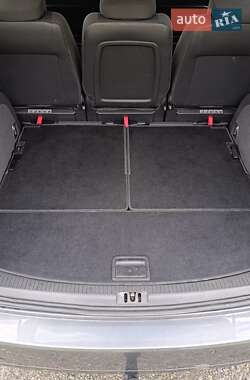 Мінівен Volkswagen Touran 2010 в 