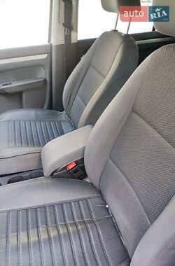 Минивэн Volkswagen Touran 2010 в 