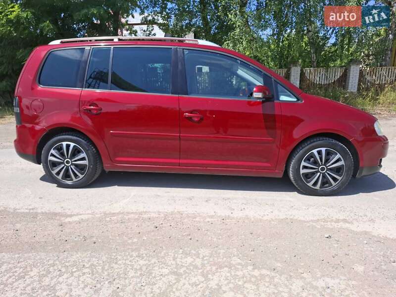 Мінівен Volkswagen Touran 2006 в Івано-Франківську