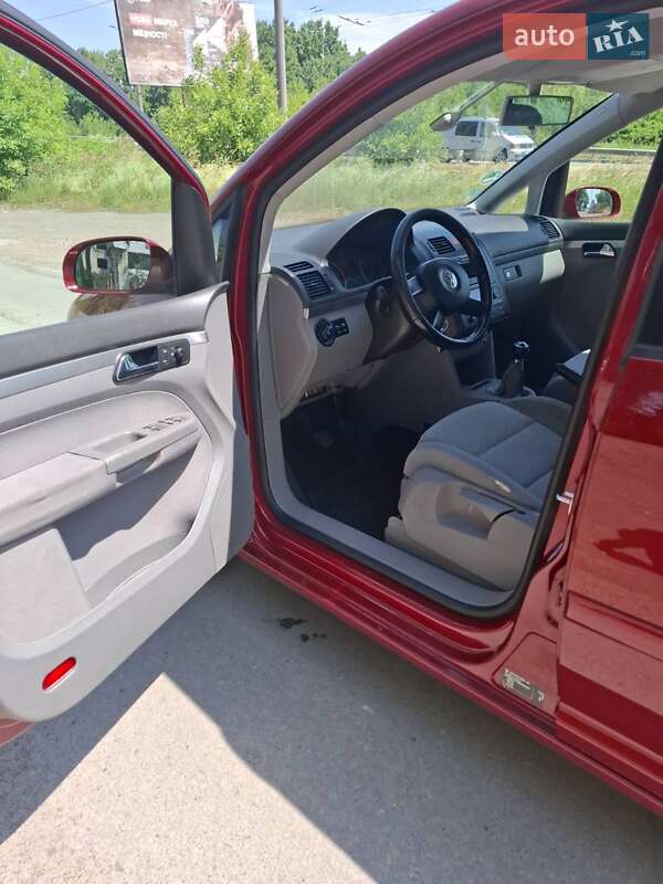 Мінівен Volkswagen Touran 2006 в Івано-Франківську