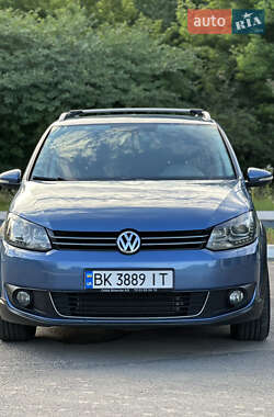 Мінівен Volkswagen Touran 2011 в Дубні