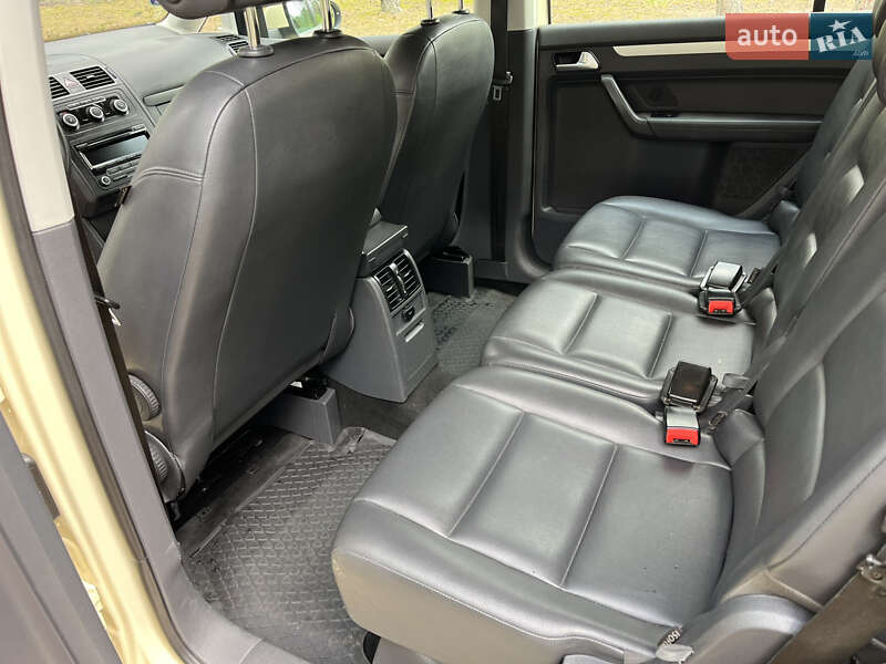 Мінівен Volkswagen Touran 2014 в Березному