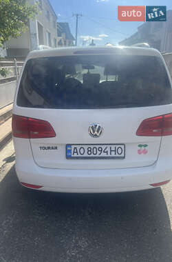 Минивэн Volkswagen Touran 2010 в Ужгороде