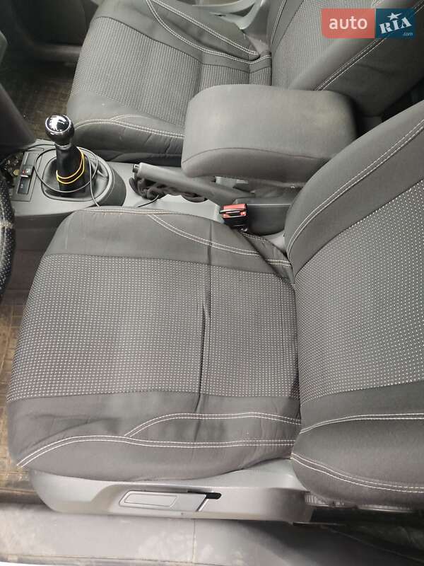 Минивэн Volkswagen Touran 2004 в Кривом Роге