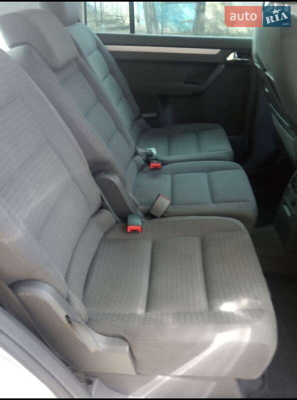 Минивэн Volkswagen Touran 2004 в Кривом Роге