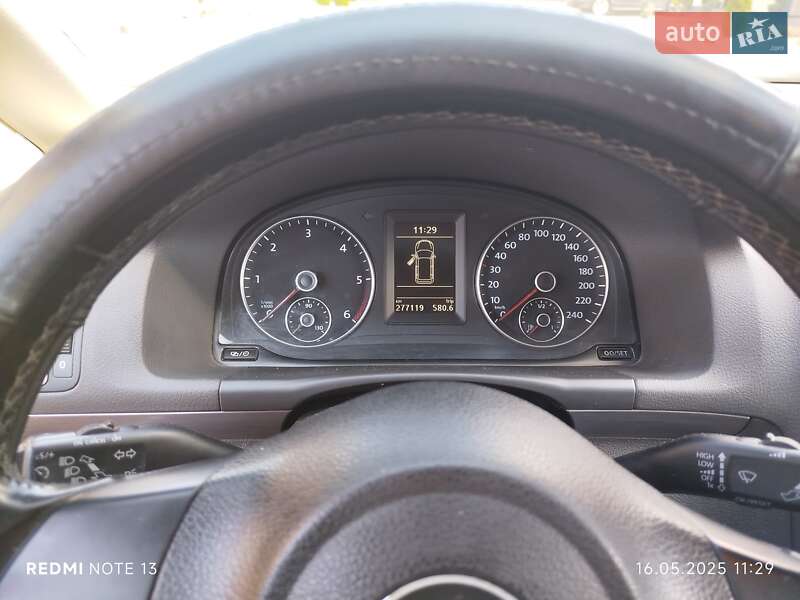 Volkswagen Touran 2012
