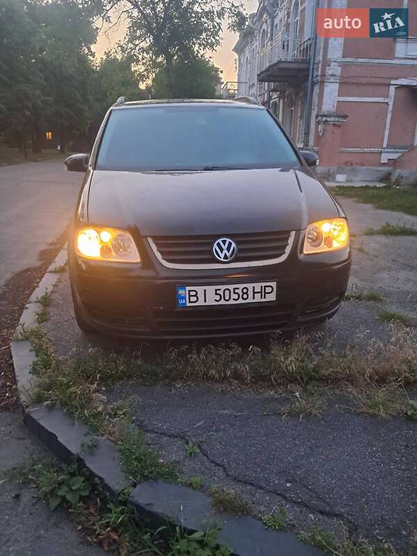 Мінівен Volkswagen Touran 2004 в Полтаві