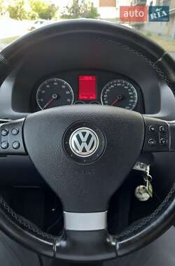 Минивэн Volkswagen Touran 2008 в 