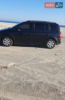 Минивэн Volkswagen Touran 2006 в Измаиле