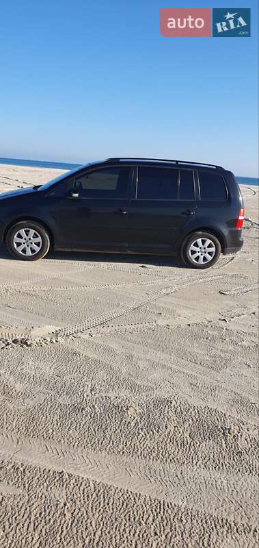 Мінівен Volkswagen Touran 2006 в 