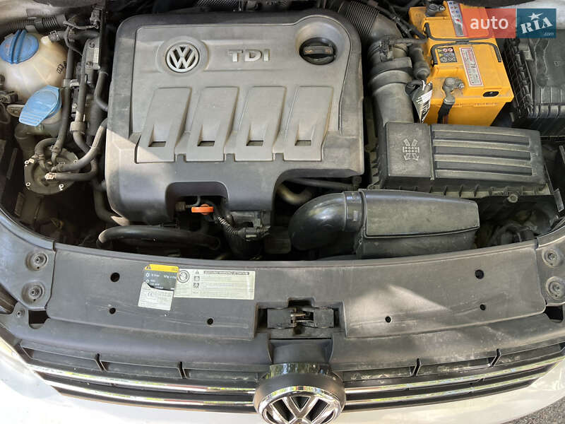 Минивэн Volkswagen Touran 2011 в Киеве