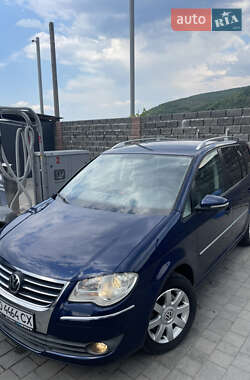 Минивэн Volkswagen Touran 2009 в Виноградове
