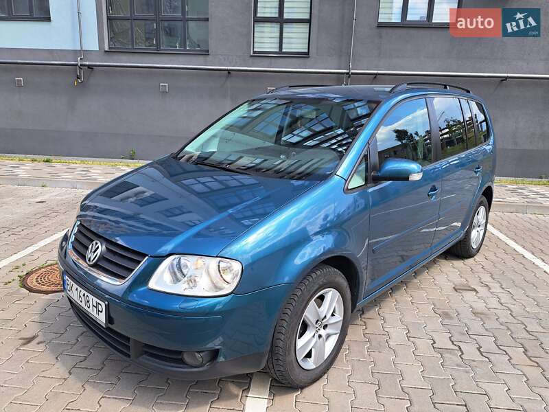 Минивэн Volkswagen Touran 2005 в 